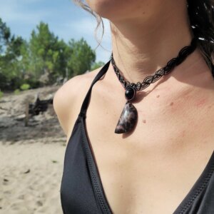 collier rhodinite et obsidienne